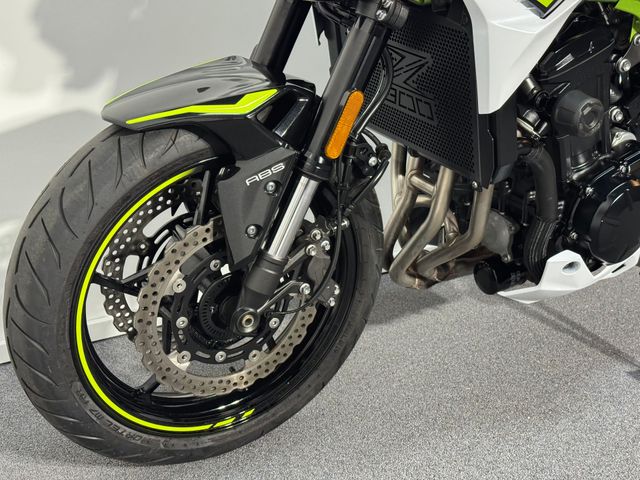 kawasaki - z900
