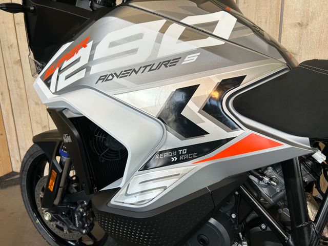 ktm - 1290-super-adventure-s
