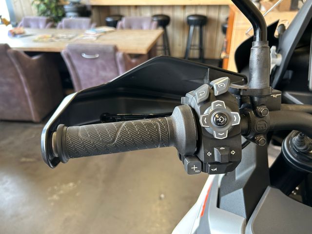 ktm - 1290-super-adventure-s