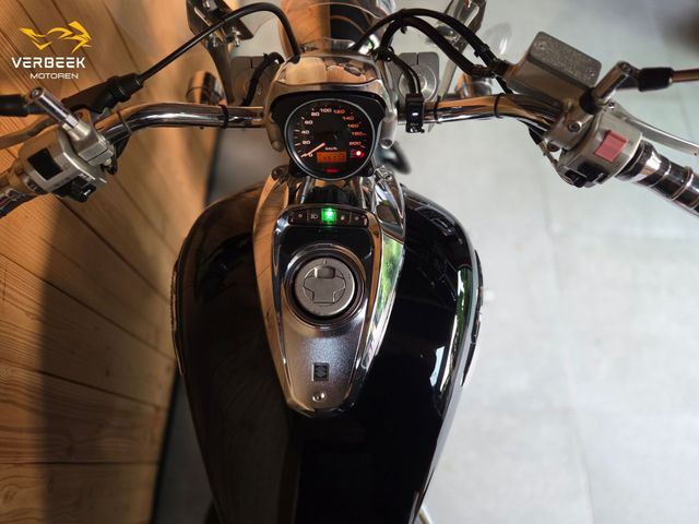 suzuki - intruder-m-800