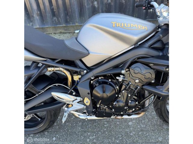 triumph - street-triple