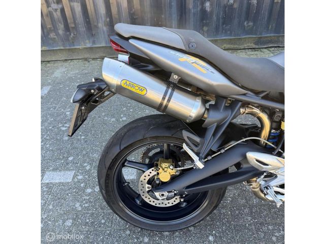 triumph - street-triple