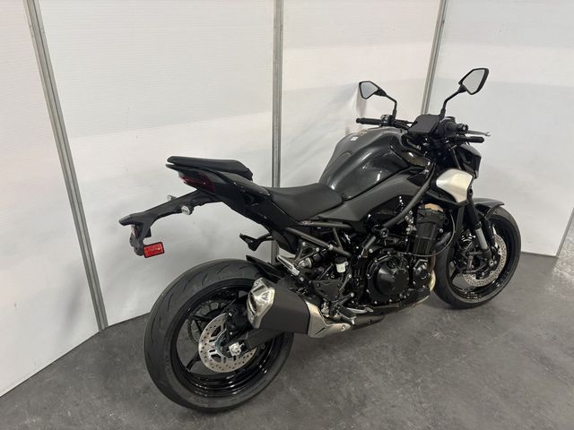 kawasaki - z900
