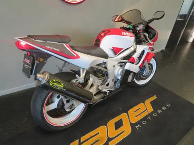 YAMAHA YZF R6 – foto 3