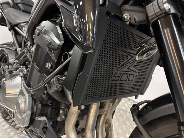 kawasaki - z900