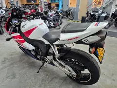 Honda CBR 1000 RR Fireblade 2004 occasion – foto 13 van 24