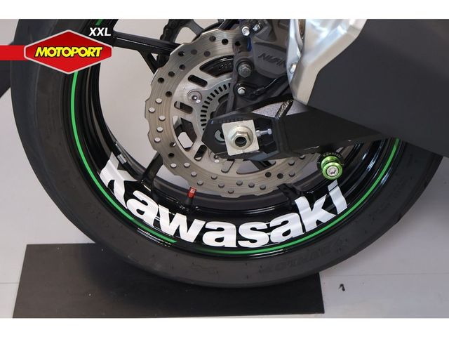 kawasaki - z900