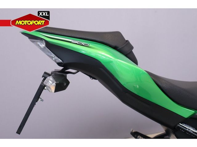 kawasaki - z900