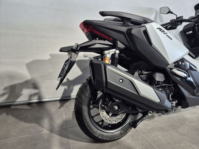 honda - adv-350