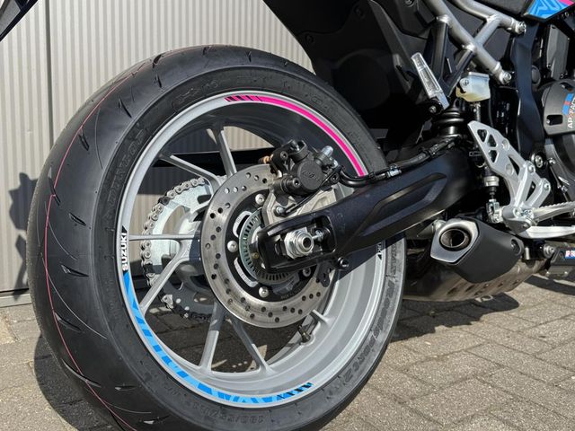 suzuki - gsx-8s