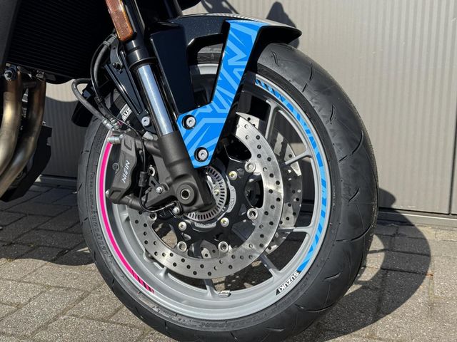suzuki - gsx-8s