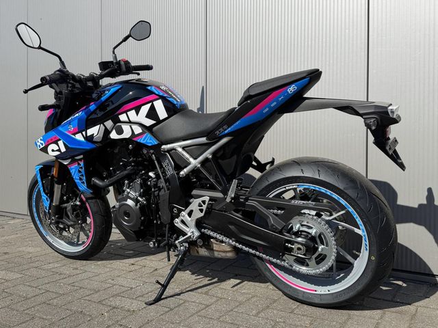 suzuki - gsx-8s