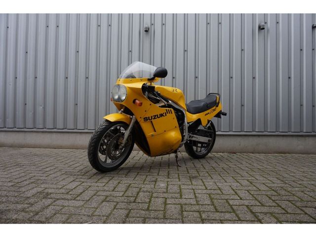suzuki - gsx-r-750