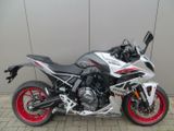 SUZUKI GSX-8R