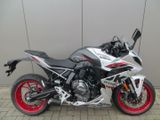 SUZUKI GSX-8R