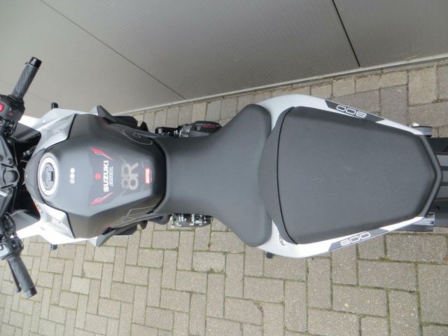 suzuki - gsx-8r