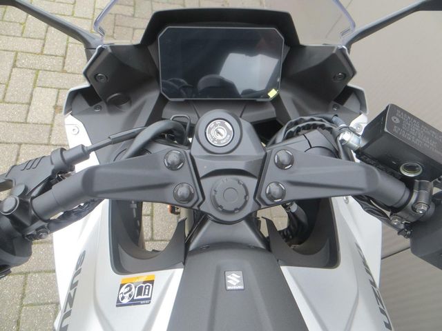 suzuki - gsx-8r