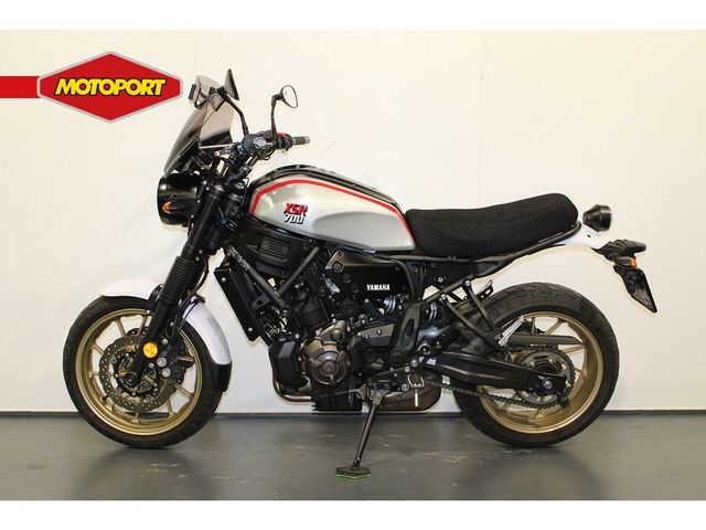 yamaha - xsr-700-xtribute