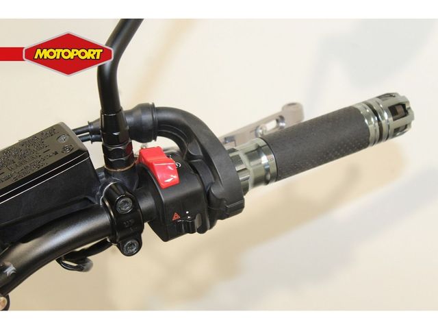 yamaha - xsr-700-xtribute