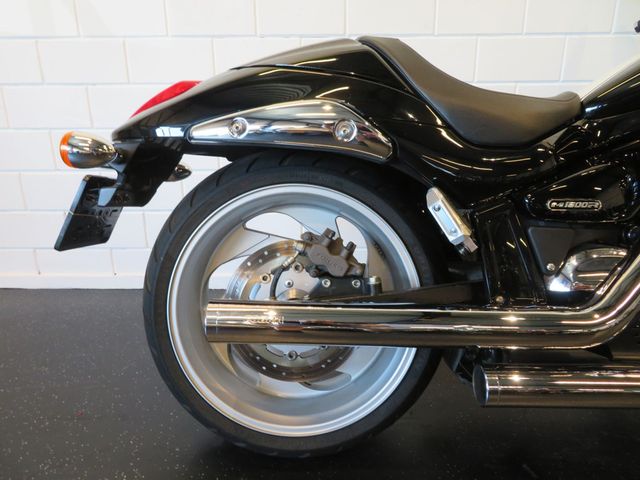 suzuki - m-1800-r-intruder