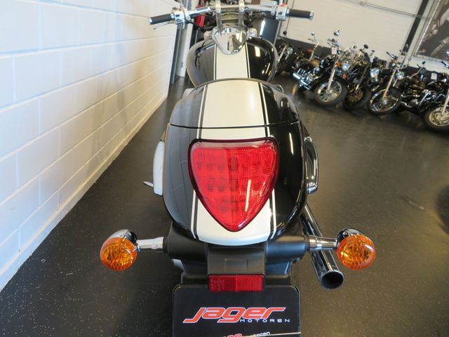suzuki - m-1800-r-intruder