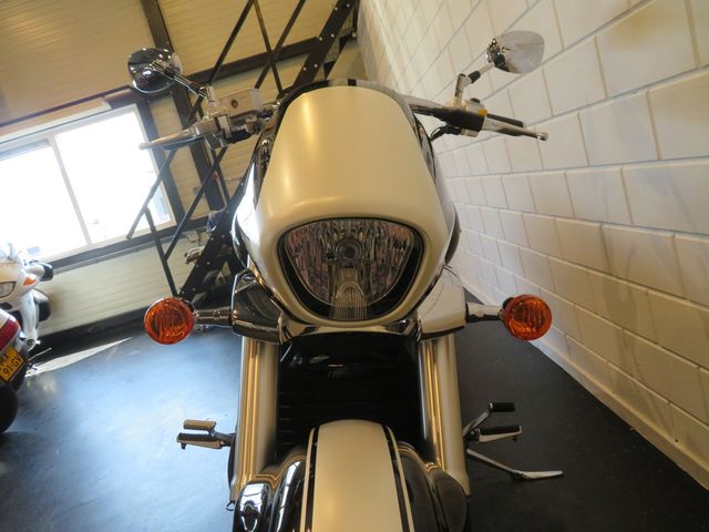 suzuki - m-1800-r-intruder