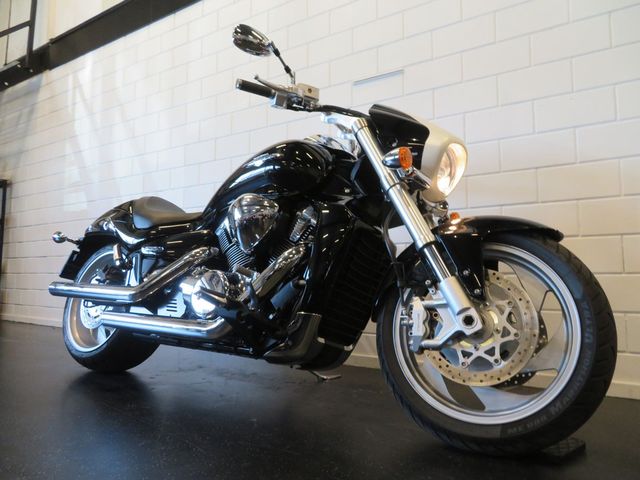 suzuki - m-1800-r-intruder