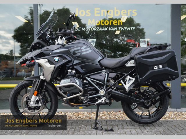 bmw - r-1250-gs-triple-black