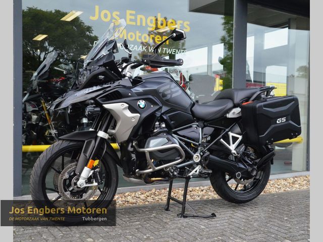 bmw - r-1250-gs-triple-black