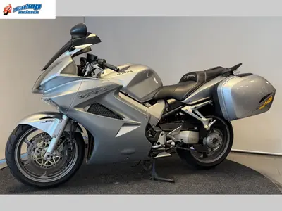 HONDA VFR 800 – foto 4