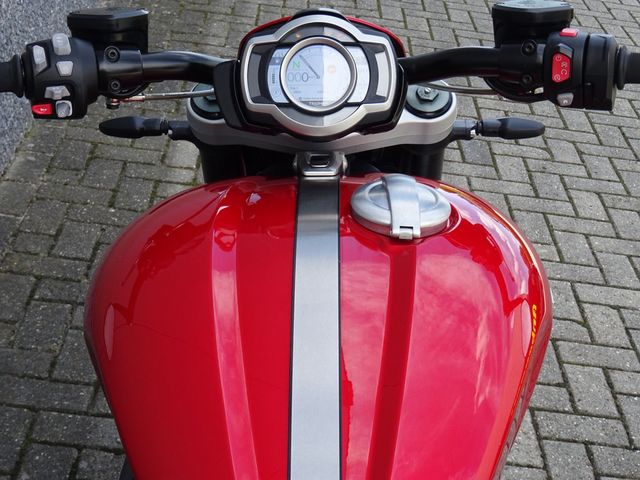 triumph - rocket-iii-r