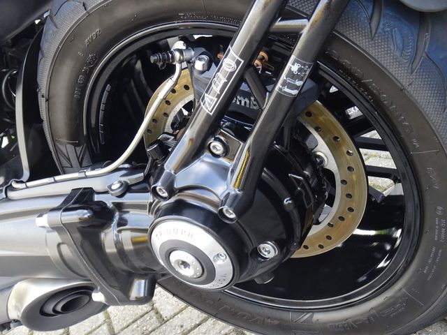triumph - rocket-iii-r