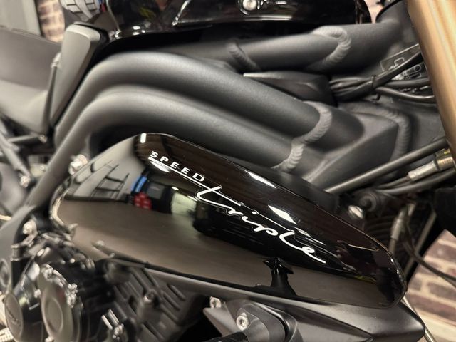 triumph - speed-triple-1050