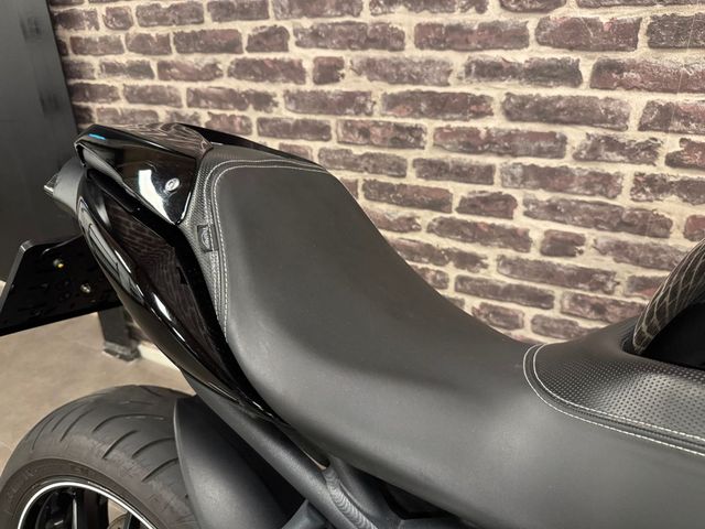 triumph - speed-triple-1050