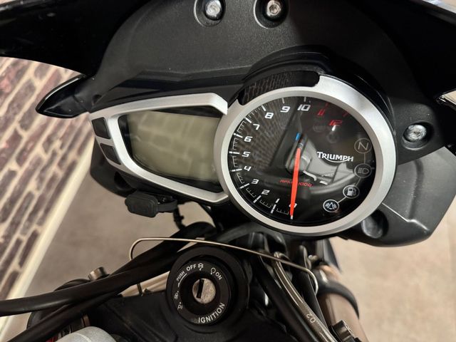 triumph - speed-triple-1050