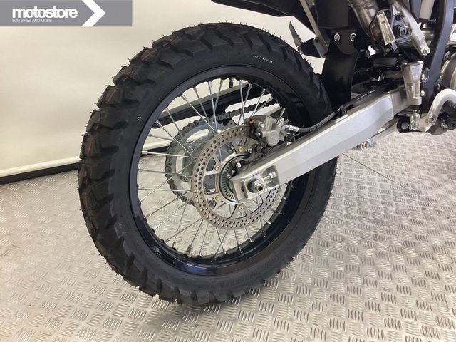 suzuki - dr-z-400-s