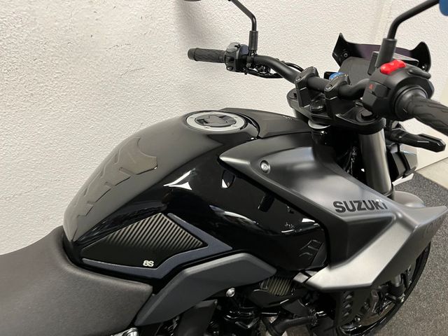 suzuki - gsx-8s