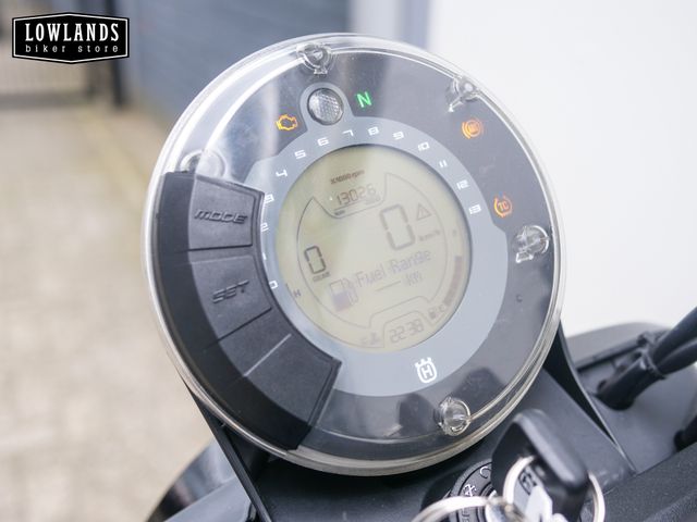 husqvarna - svartpilen-701