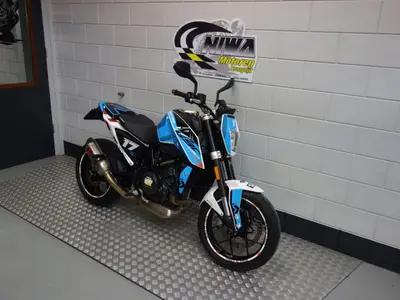 KTM 690 DUKE ABS – foto 3