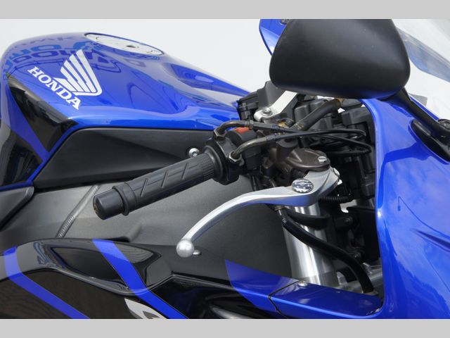 honda - cbr-1000-rr-fireblade