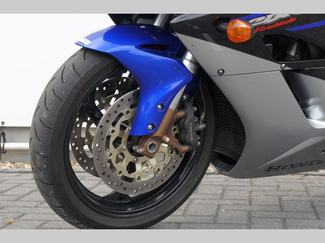 honda - cbr-1000-rr-fireblade