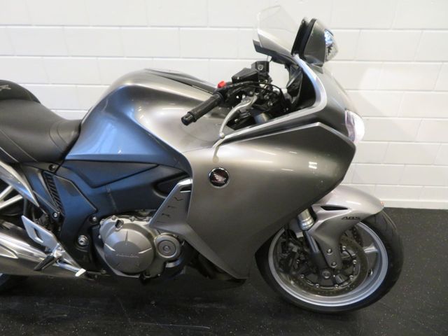 honda - vfr-1200-f