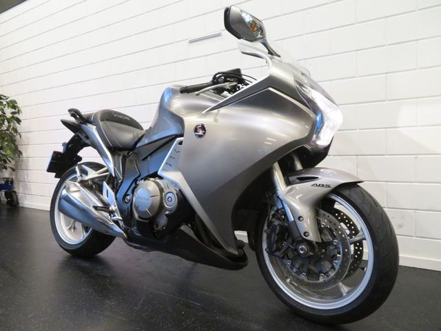 honda - vfr-1200-f