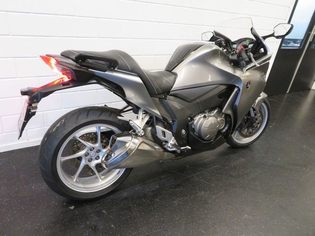 honda - vfr-1200-f
