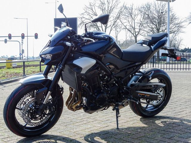 kawasaki - z900
