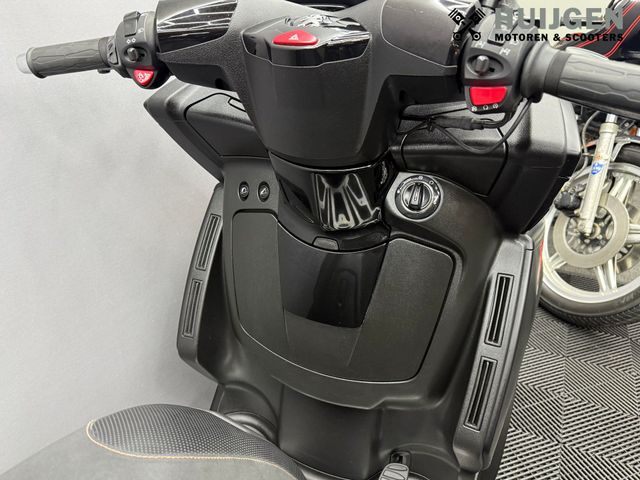 peugeot - metropolis-400