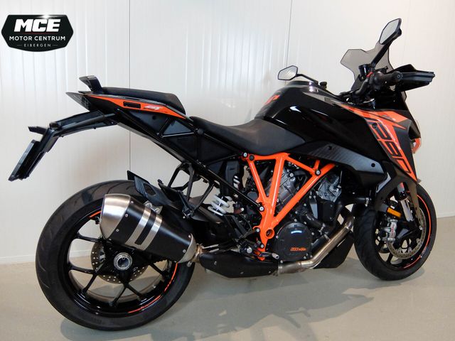 ktm - 1290-super-duke-gt