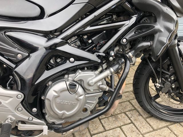 suzuki - sfv-650-gladius-abs