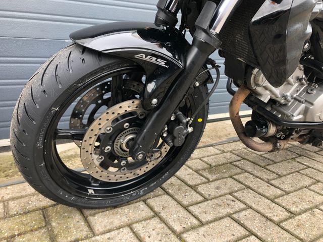 suzuki - sfv-650-gladius-abs