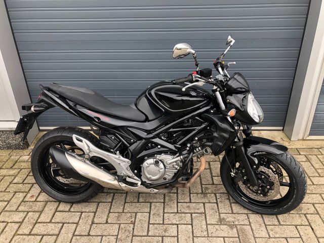 suzuki - sfv-650-gladius-abs